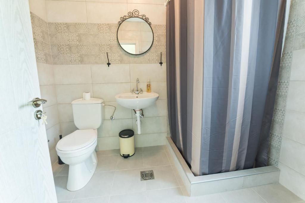 Хостелы Hostel Q Подгорица